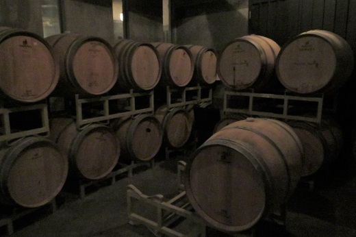 ワイン樽の貯蔵庫１