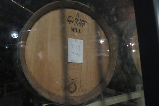 ワイン樽の貯蔵庫２