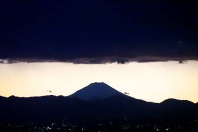 不穏な富士山拡大