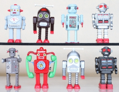 むかし懐かしロボット』～昭和のブリキロボットをミニチュア化した食玩 